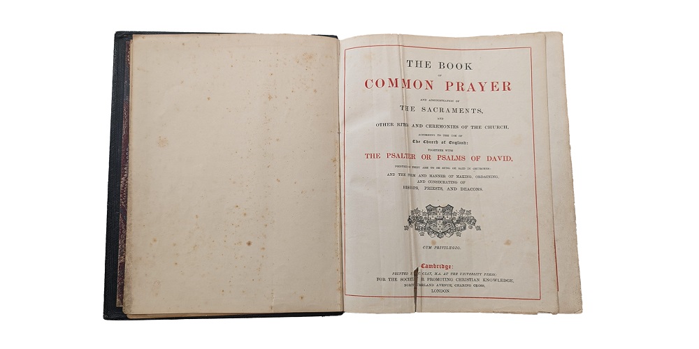 A prayer book open on the first page